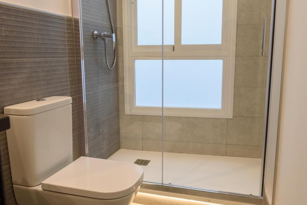 Apartamentos Constitucion By Renthas Malaga Exterior photo