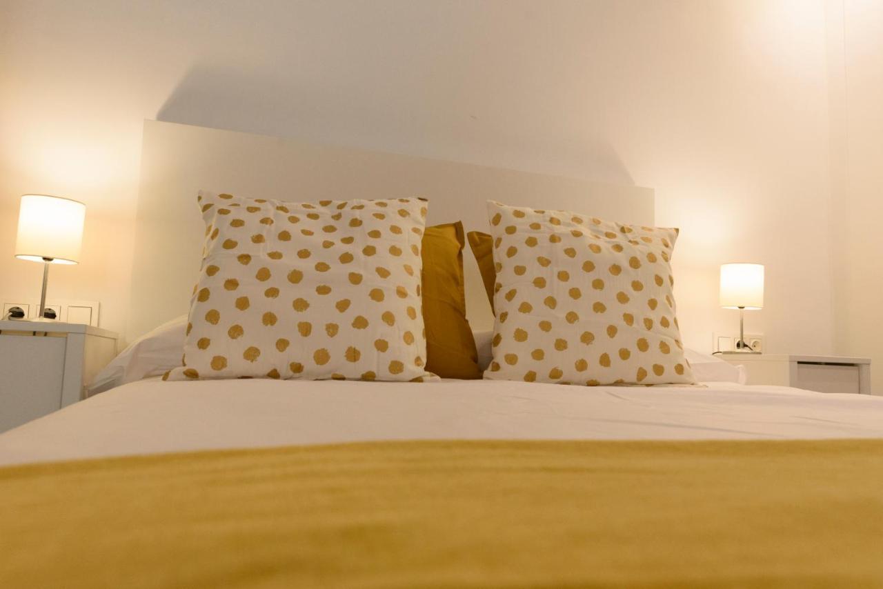 Apartamentos Constitucion By Renthas Malaga Exterior photo