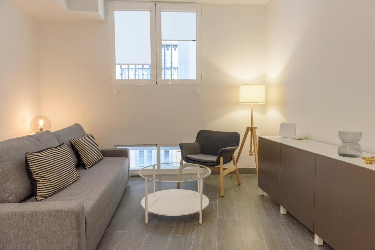 Apartamentos Constitucion By Renthas Malaga Exterior photo
