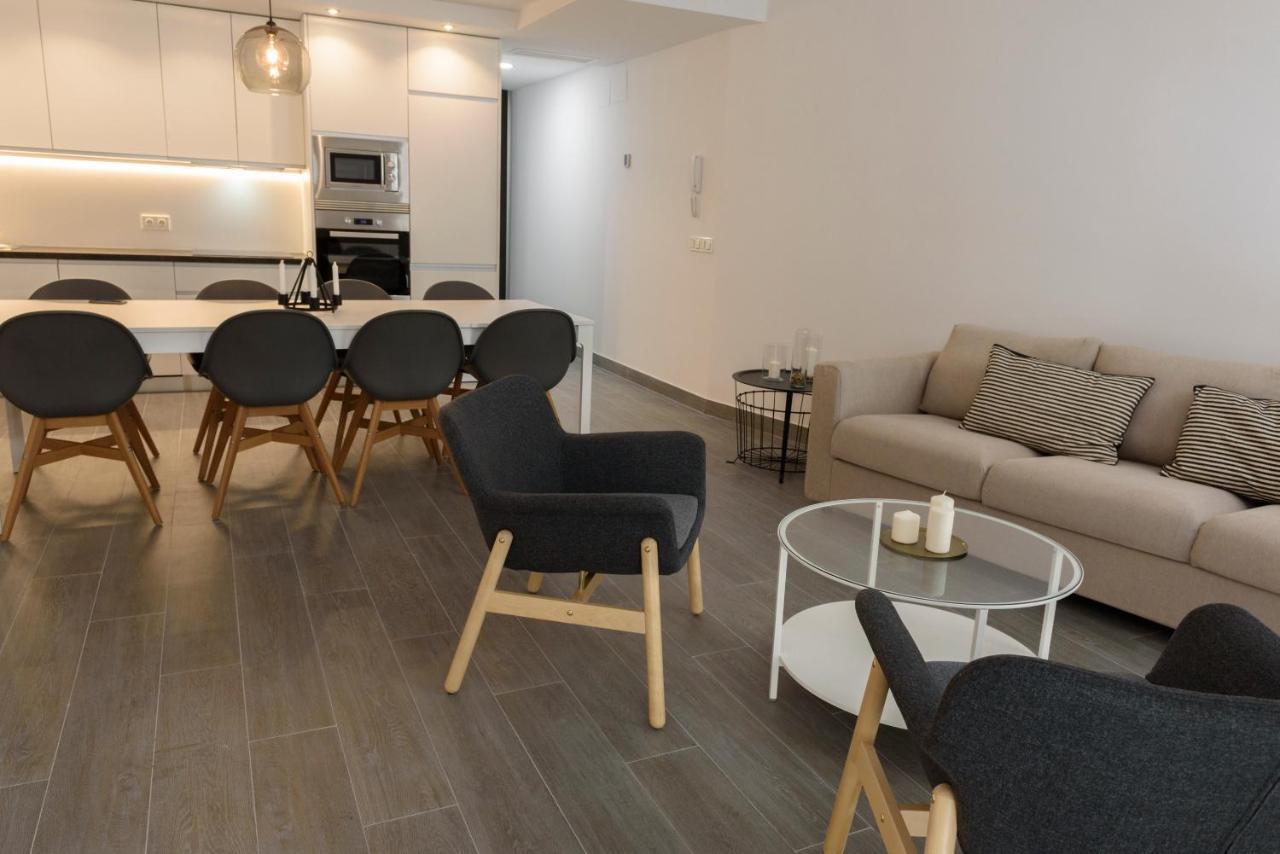 Apartamentos Constitucion By Renthas Malaga Exterior photo