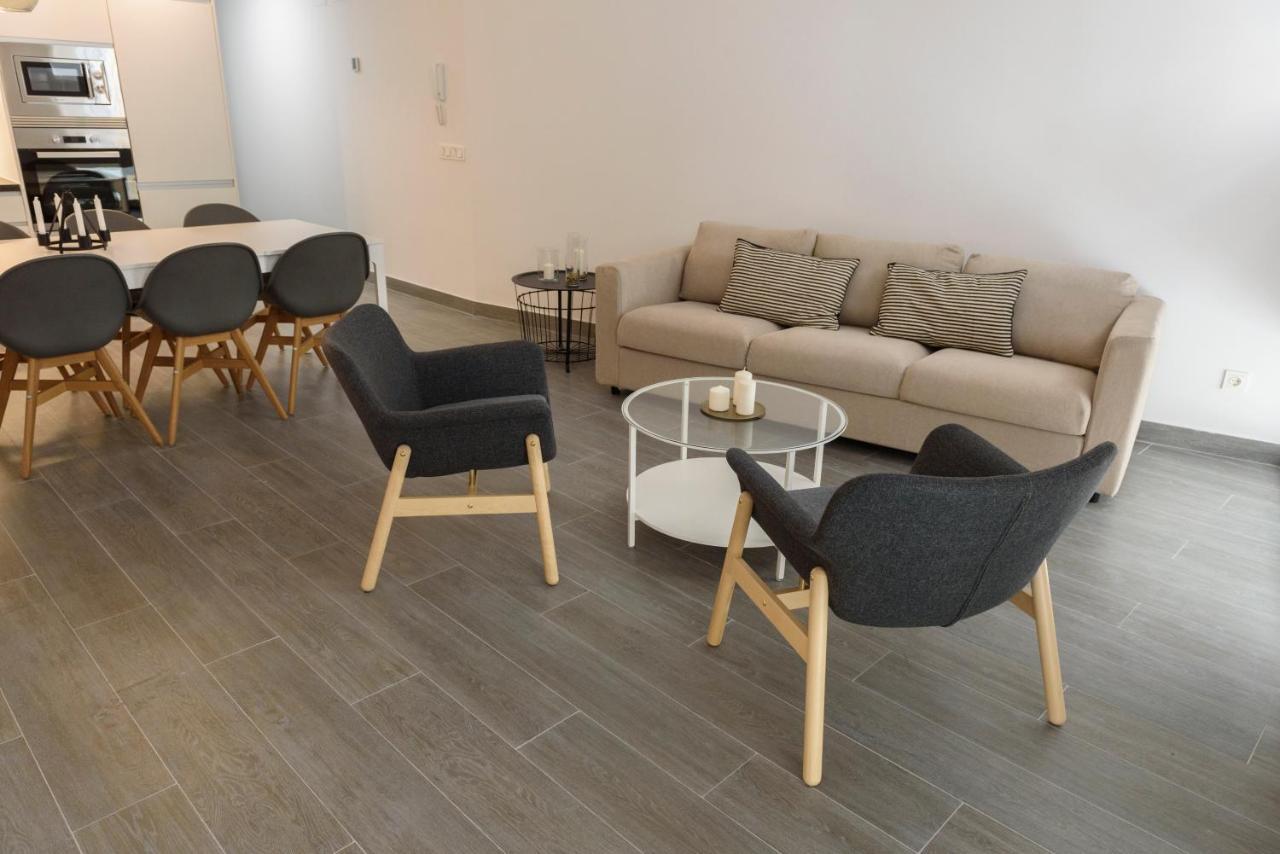 Apartamentos Constitucion By Renthas Malaga Exterior photo