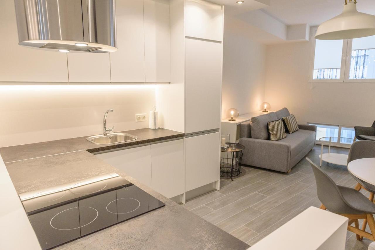 Apartamentos Constitucion By Renthas Malaga Exterior photo