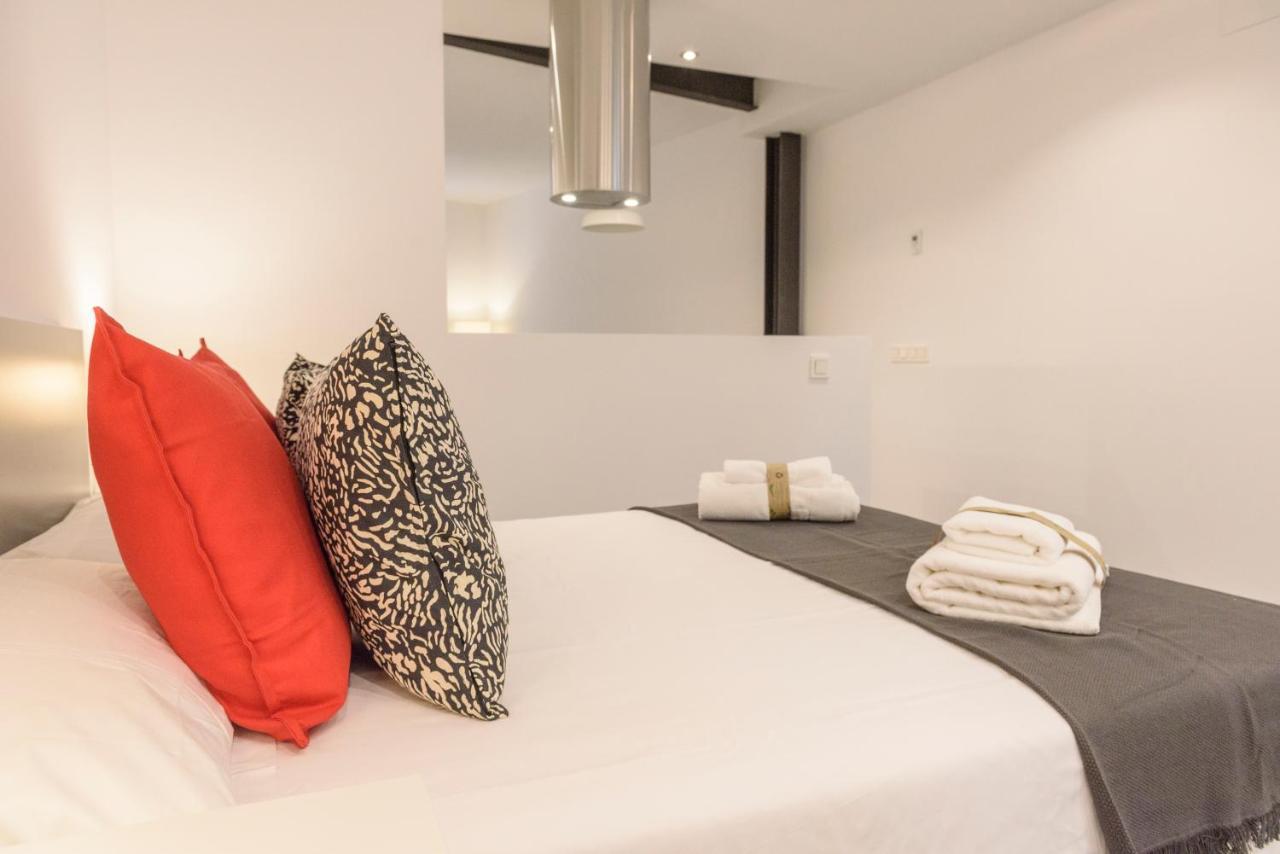 Apartamentos Constitucion By Renthas Malaga Exterior photo