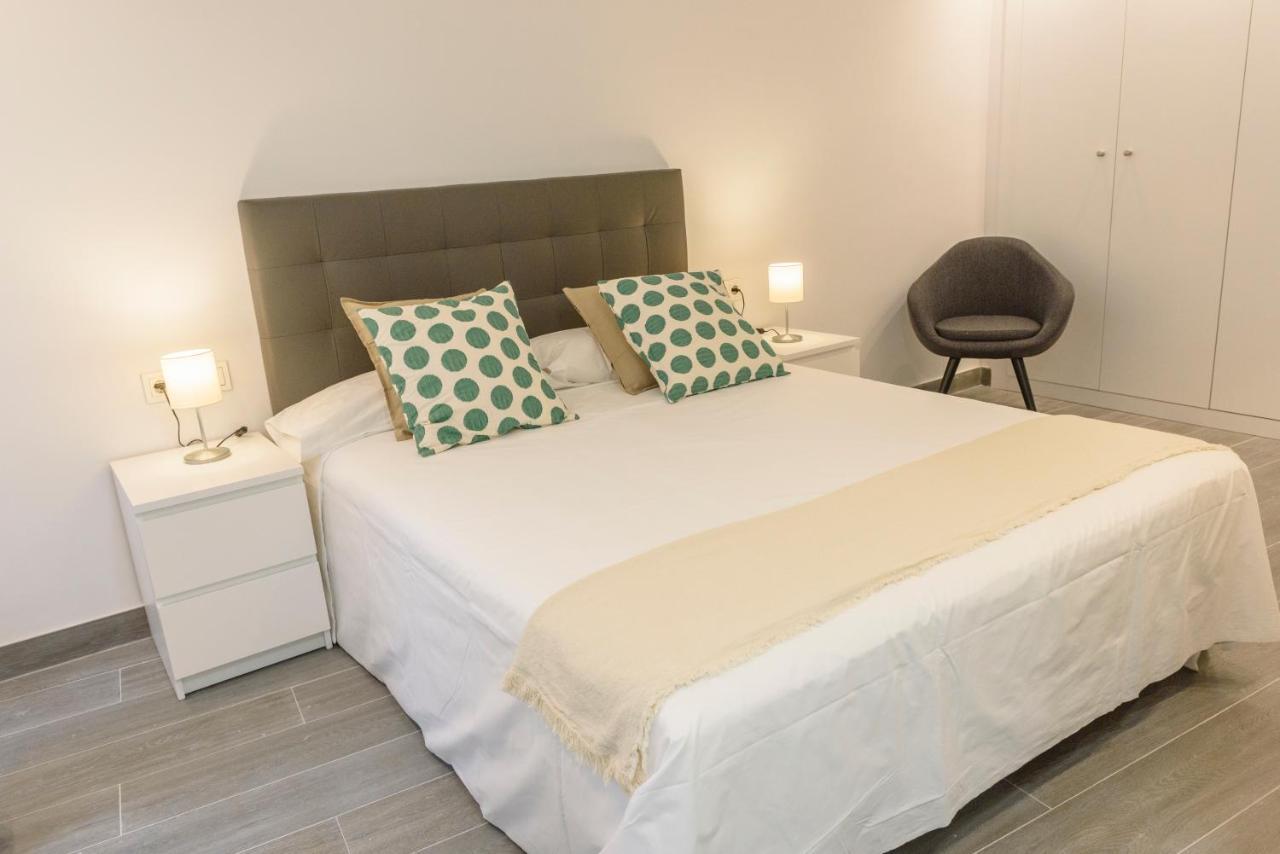 Apartamentos Constitucion By Renthas Malaga Exterior photo