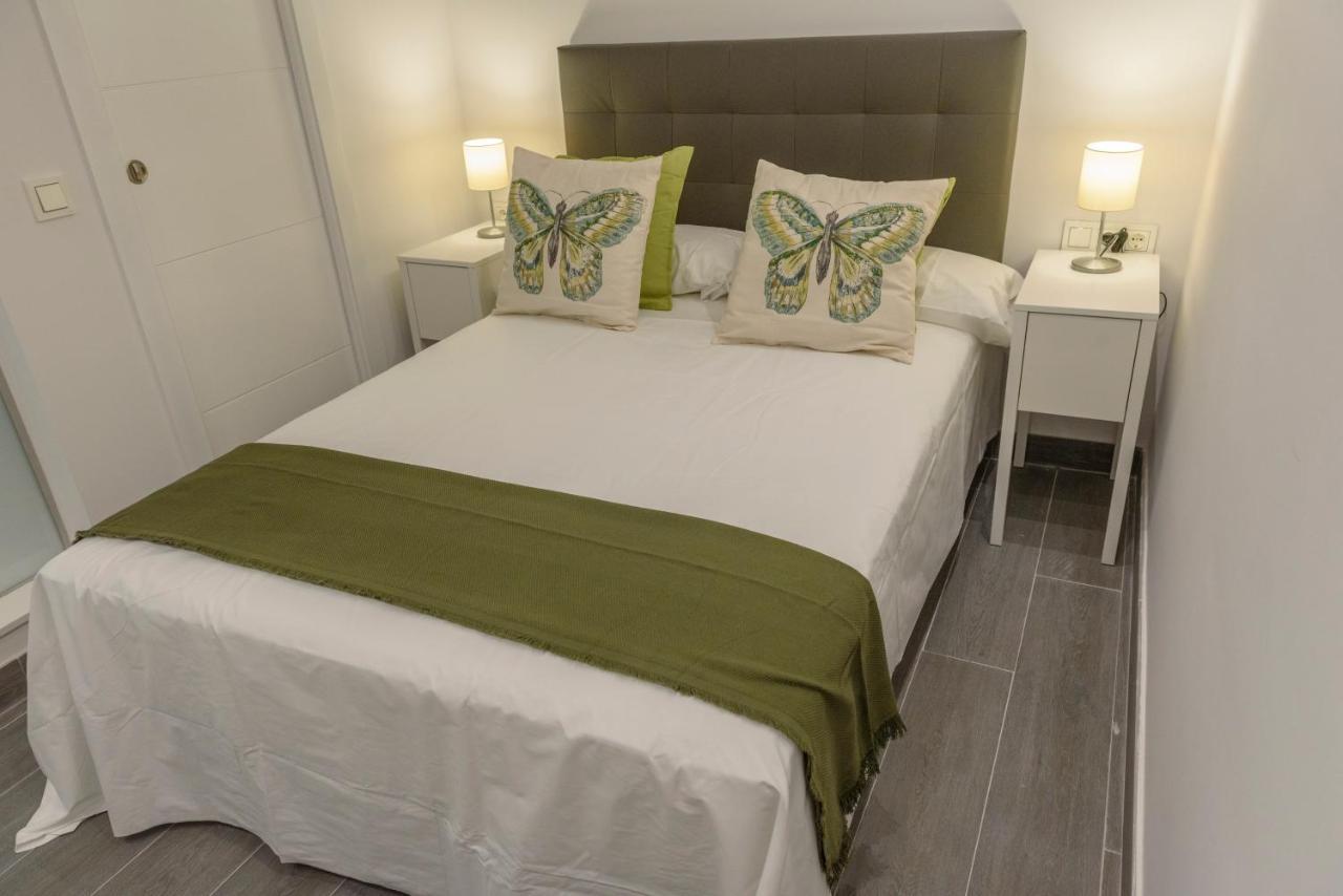 Apartamentos Constitucion By Renthas Malaga Exterior photo