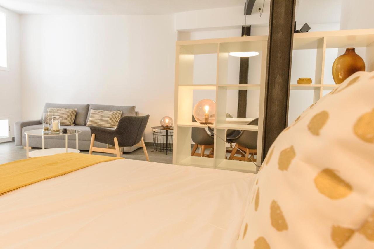 Apartamentos Constitucion By Renthas Malaga Exterior photo