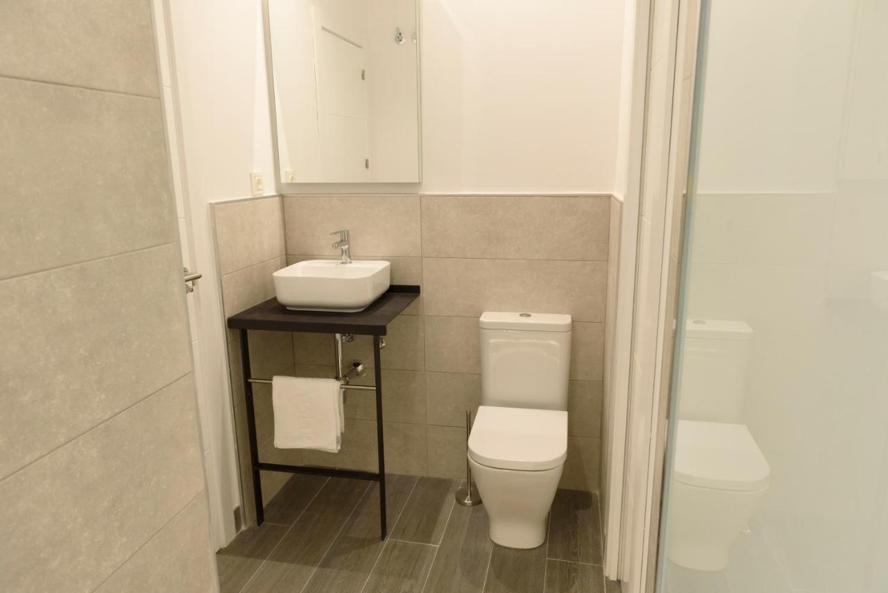 Apartamentos Constitucion By Renthas Malaga Exterior photo