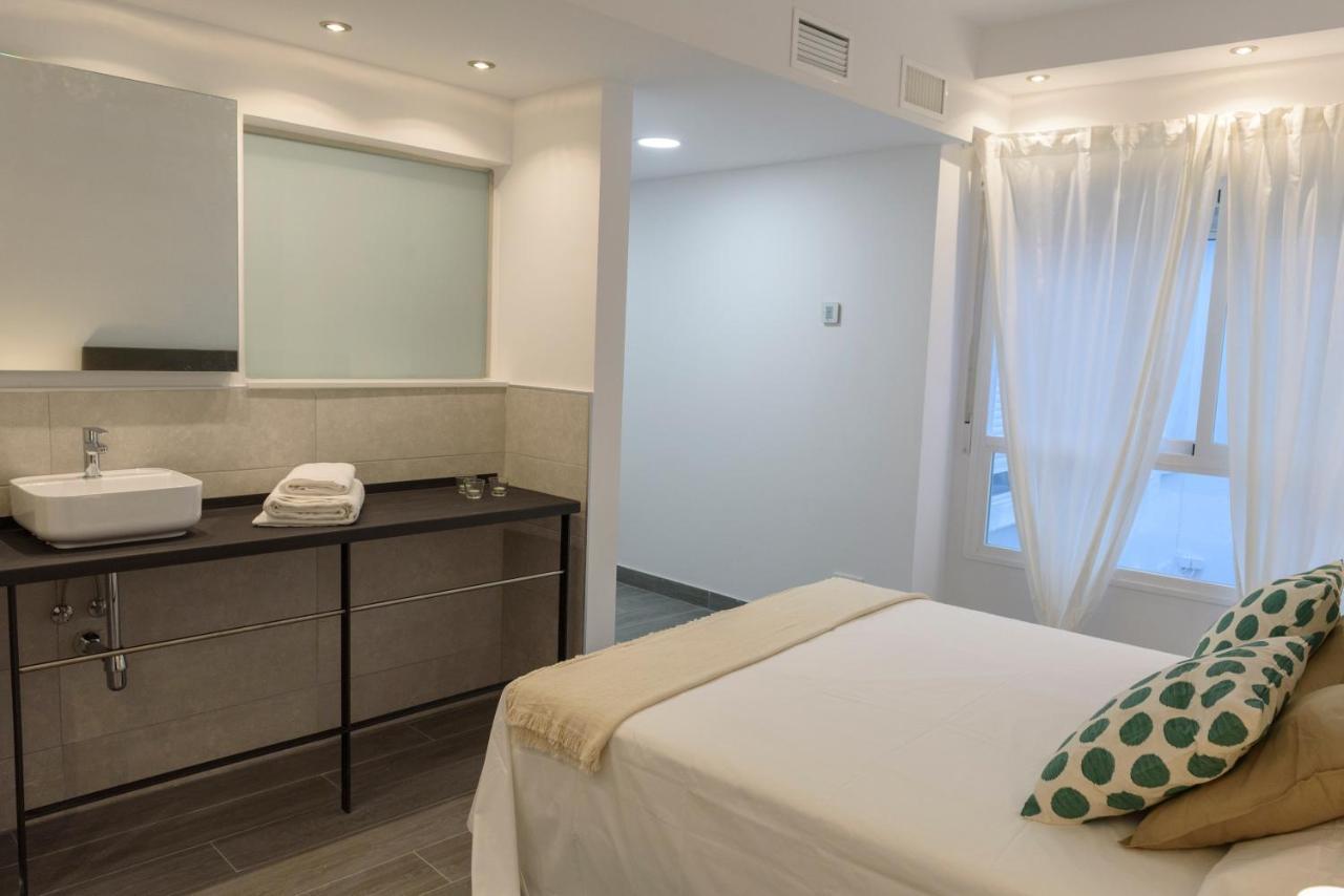 Apartamentos Constitucion By Renthas Malaga Exterior photo