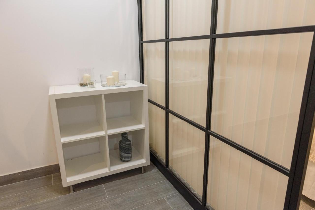 Apartamentos Constitucion By Renthas Malaga Exterior photo