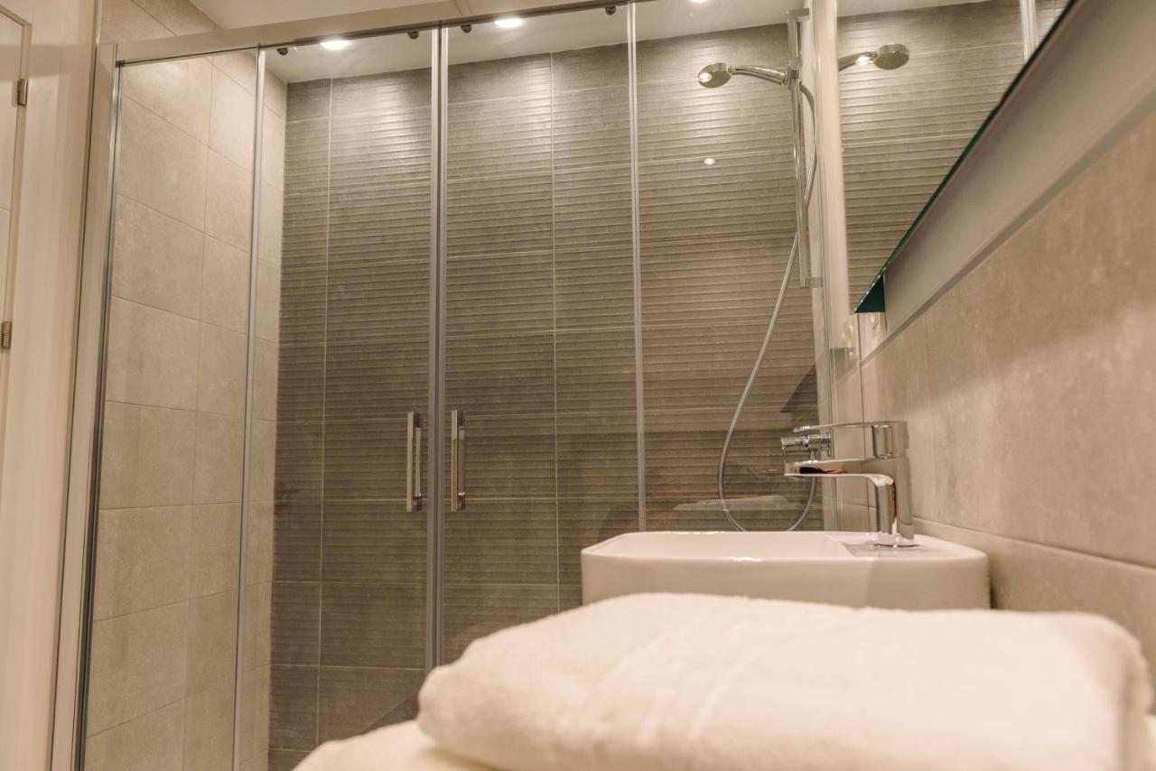 Apartamentos Constitucion By Renthas Malaga Exterior photo